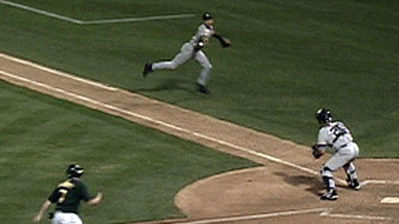 Derek Jeter makes 