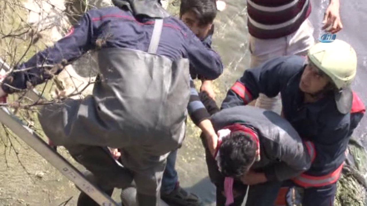 Dereye Böyle Düştü! Kafası Kırıldı, Hastaneden Kaçtı