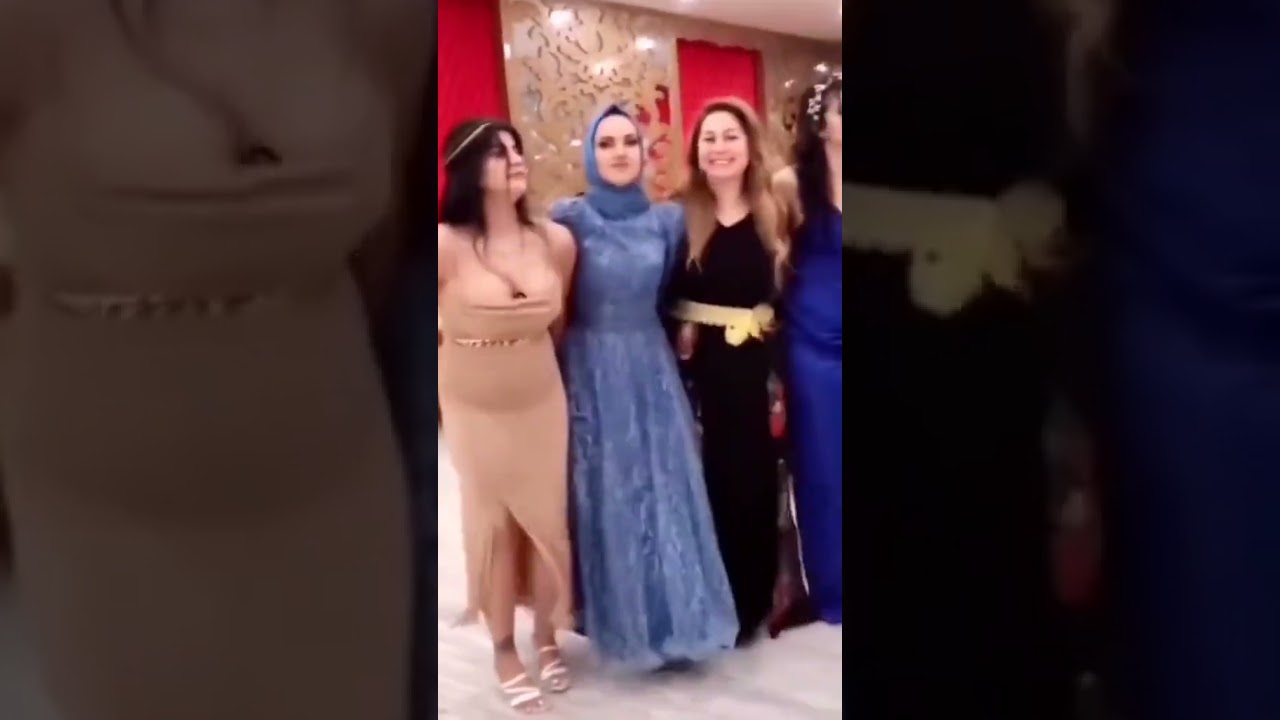 Derin Dekolteli Taş Gibi Çıtır Hatun Halay Çekerek Yürekleri Hoplatıyor #shortvideo #shortsvideo