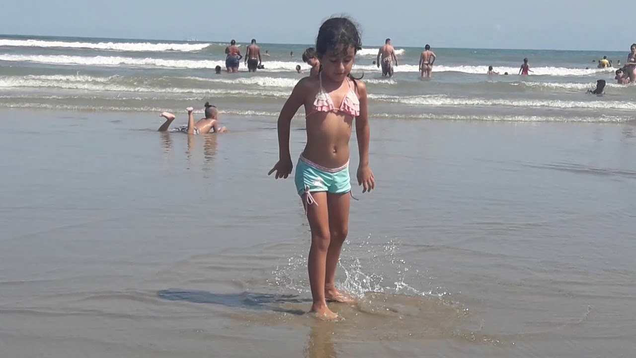 DESAFIO DANÇANDO EM PÚBLICO NA PRAIA