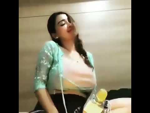 Desah manja tante...