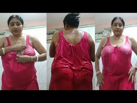 Desi Aunty Bathing Vlog 06|| Desi Village Girl Bathing Video || Aunty Vlog || Kavya Fashion