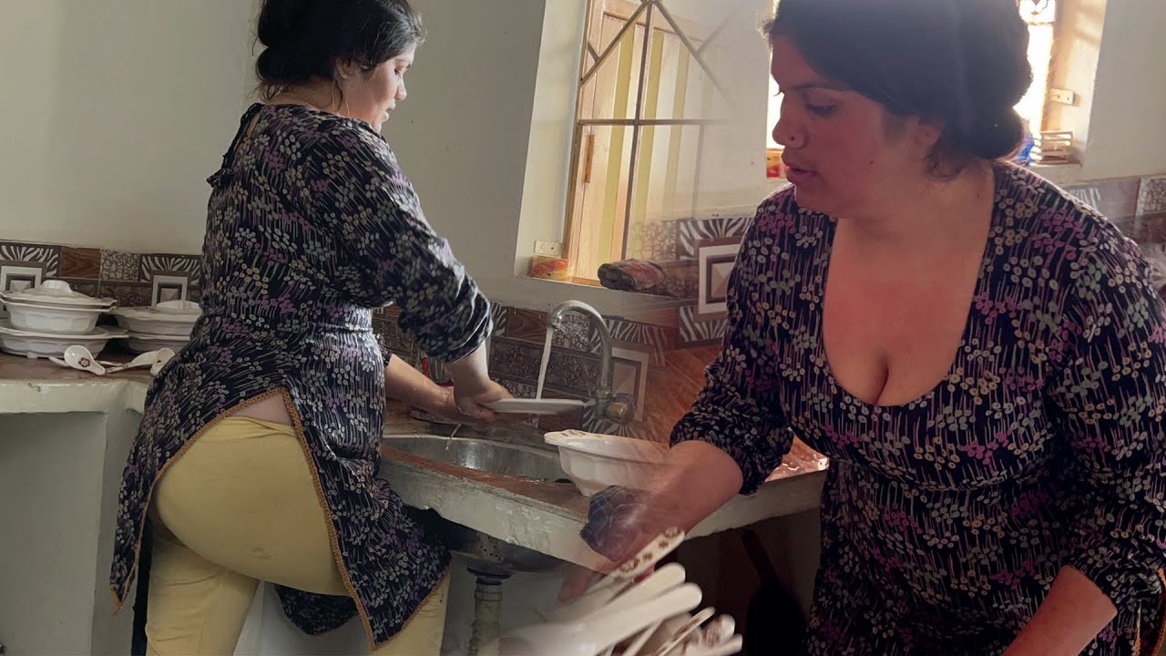 Desi Aunty Dishes Washing Vlog | Desi Aunty Hot Cleaning Vlog | Village Woman Daily Routine Work