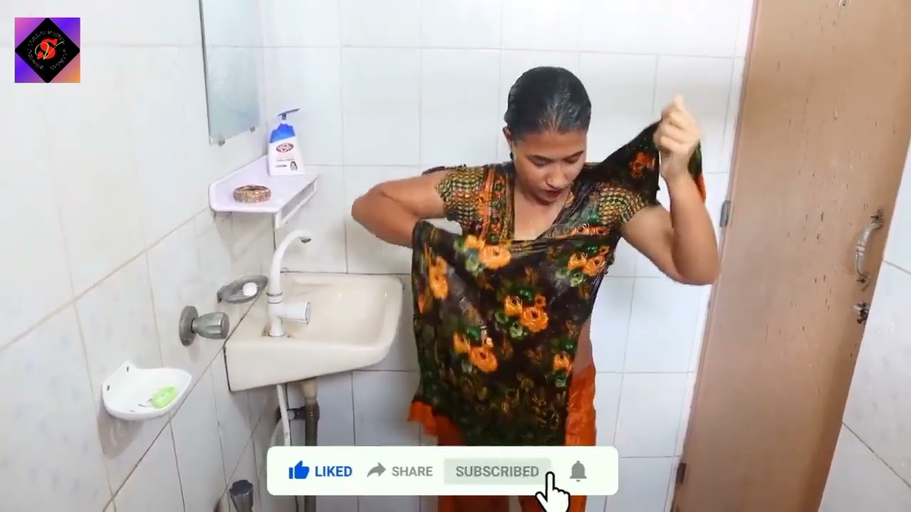Desi Bhabi Gosol Video | Bangladeshi Gosol Video | Hot Boudi Vlogs #subscribe #vloggerlife #vlog