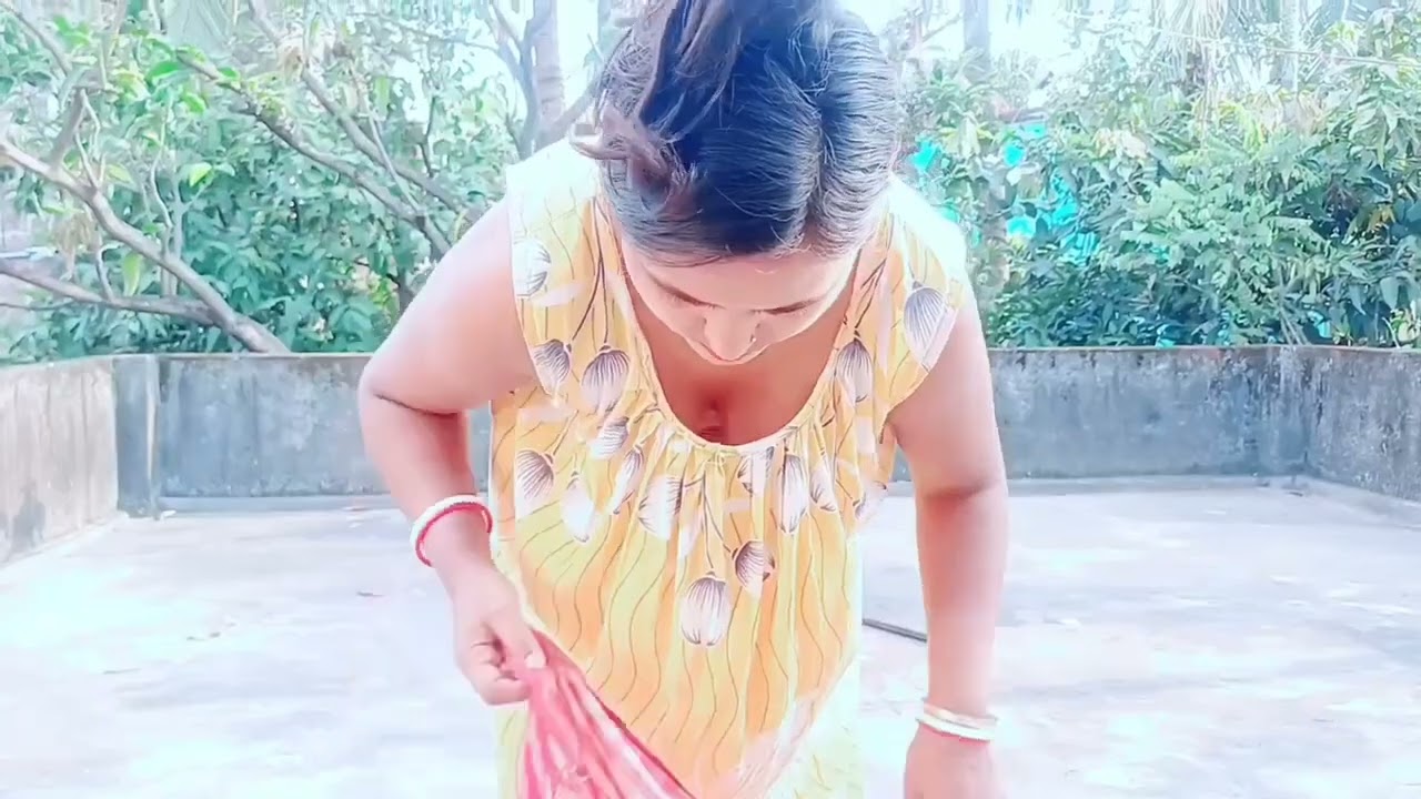 Desi Sexy Bhabhi Downblouse | Sexy Bhabhi | Sexy Video | Hot Bhabhi | Downblouse
