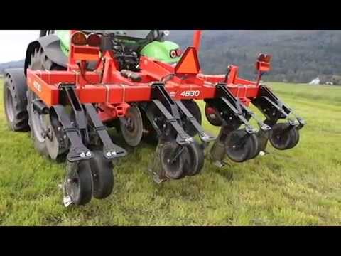 Deutz-Fahr 6190 TTV and Kuhn 4830 Subsoiler (chisel plough)