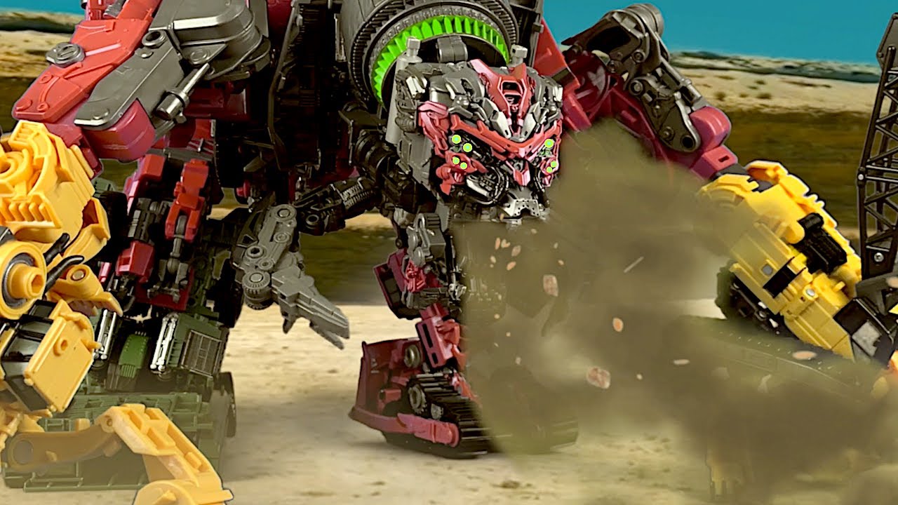 DEVASTATOR COMBINES in Stop Motion! | Transformers Revenge Of The Fallen Studio Series Animation |