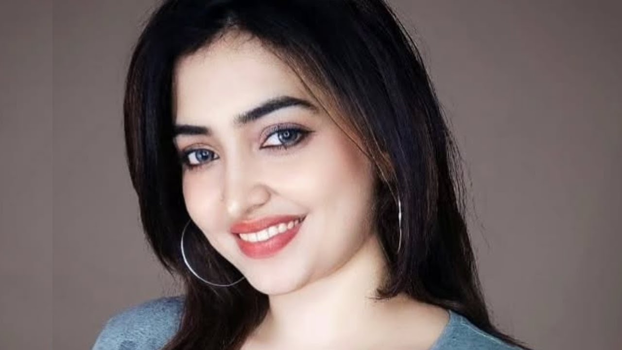 Dhanya Bimal – Trending Curvy Model Inspiring Millions with Style & Confidence 2025