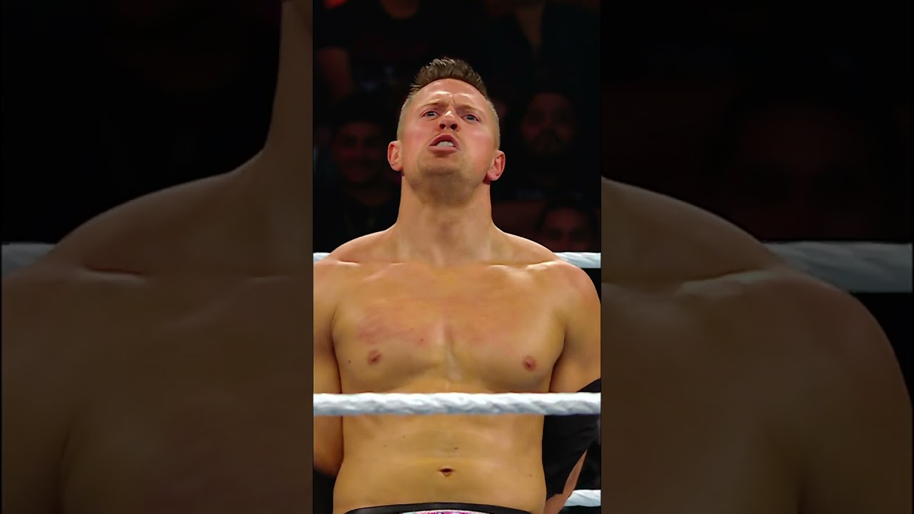 Did you catch the handprint while The Miz did his best MizMania shirt rip? #Short