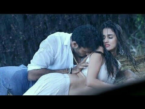 Disha Patani kiss scene😍😘||Sexy Disha Patani||