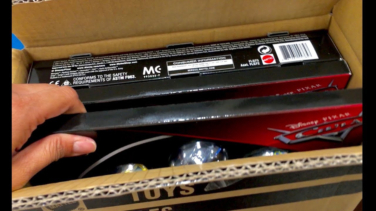 Disney Cars 3 Toys Hunt - Opening Boxes at Toys R Us - New Disney Cars 10 Pack Metallic Micro Racers