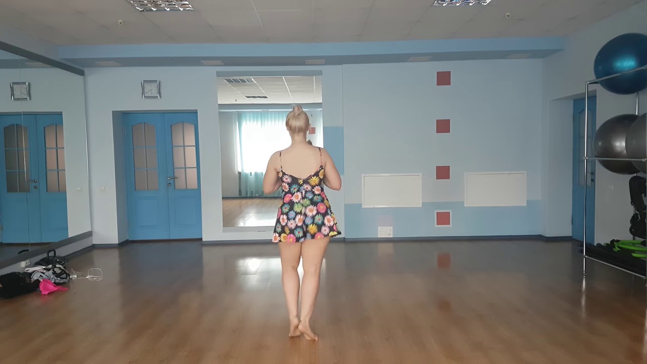 DIVA DARINA  YOk böyle bir kalça sallayış