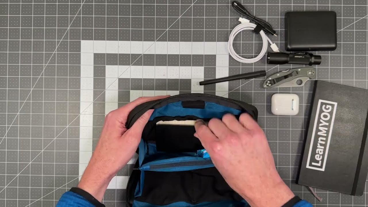 DIY clamshell tech pouch pattern