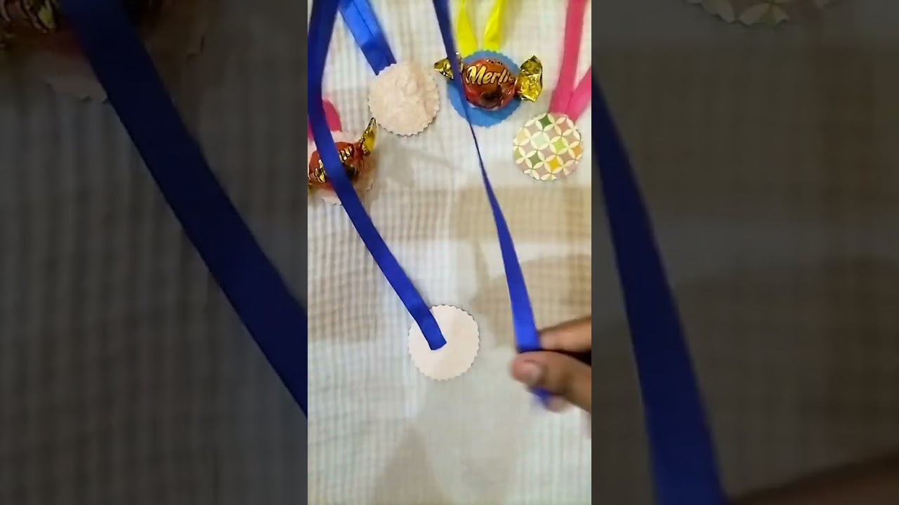 Diy fun medals 🏅🏅 for kids #fun #diy #crafts #shorts @CRAFTYBIMBO