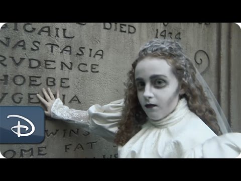 DIY Halloween: Haunted Mansion ‘Ghost Bride’ Makeup Tutorial