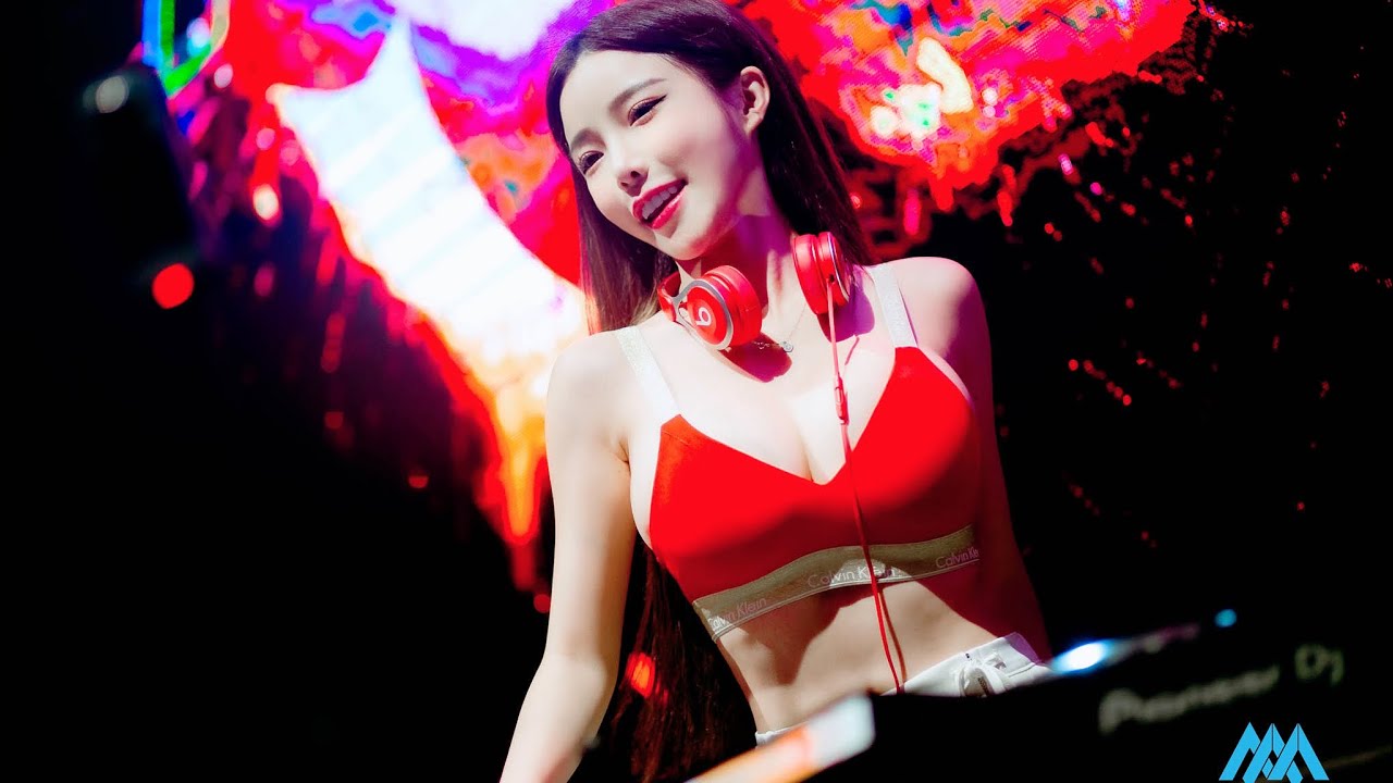 DJ AMBER NA-Live at Maxx Club