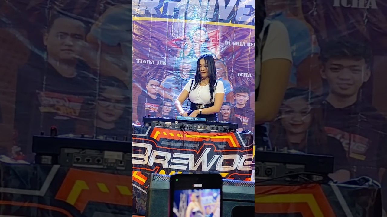 DJ Caca Dewi cantik sekali