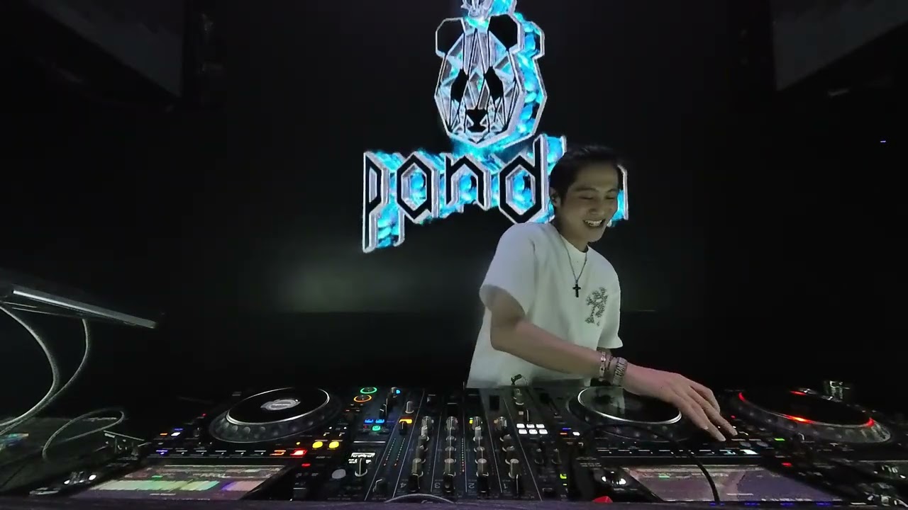 DJ PANDA LIVE PERFORMANCE AT MONKEY KING