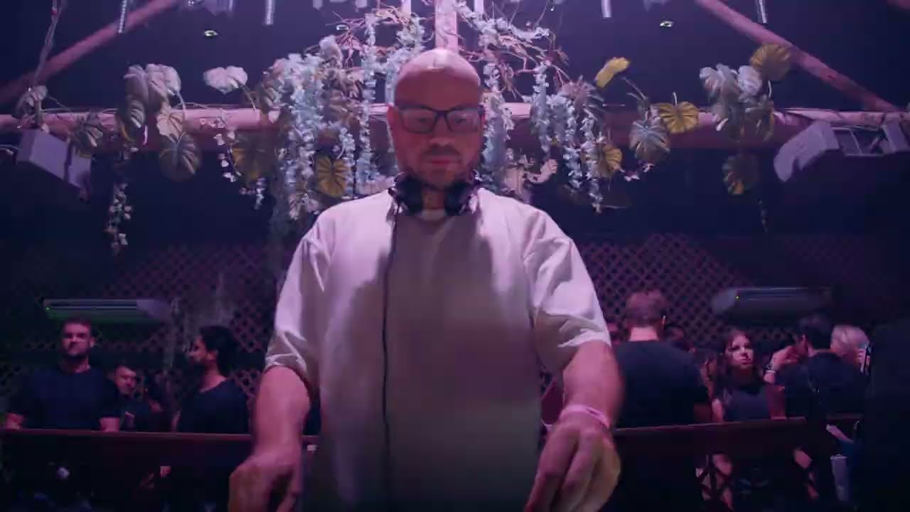 D-Nox LIVE at Warung Beach Club - The BIGGEST Party of the Year!