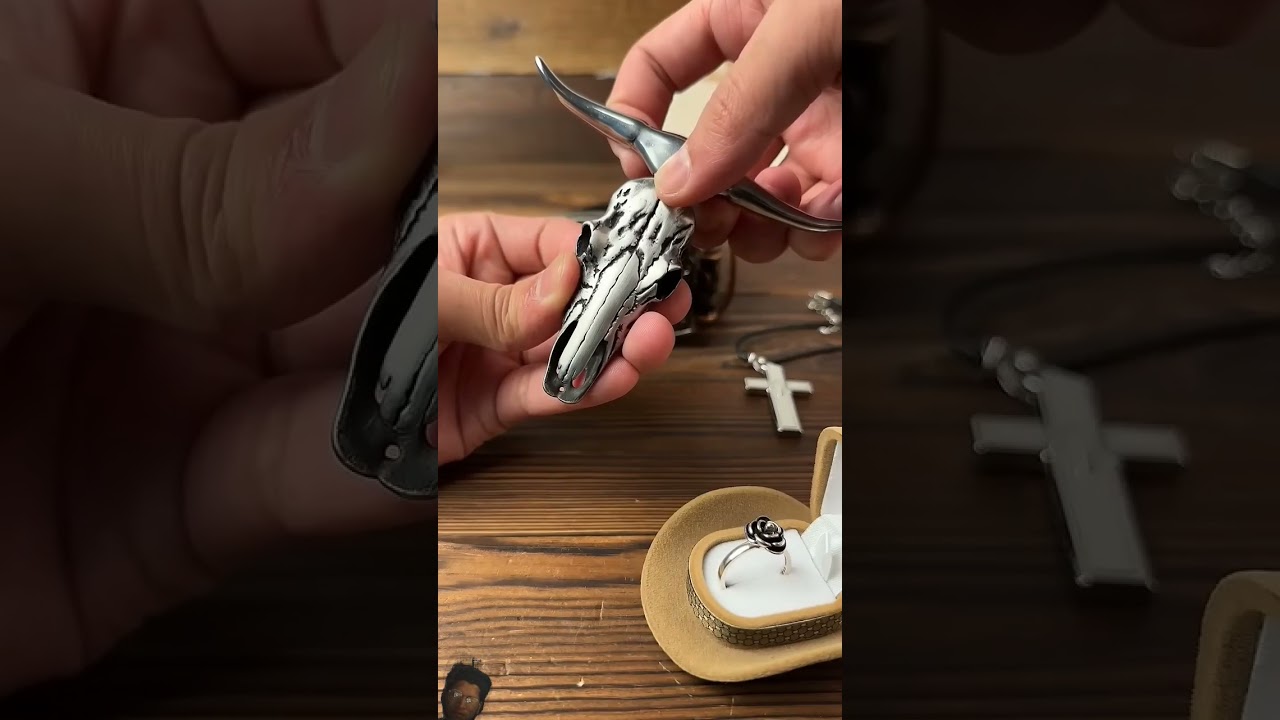 Do you know the secret of the belt buckle? #western #westernfashion #belt #buckle #poker #cowboy