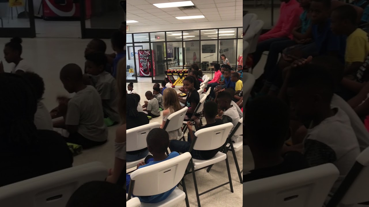 Dom Flemons and Kids Clapping, Tapping Feet