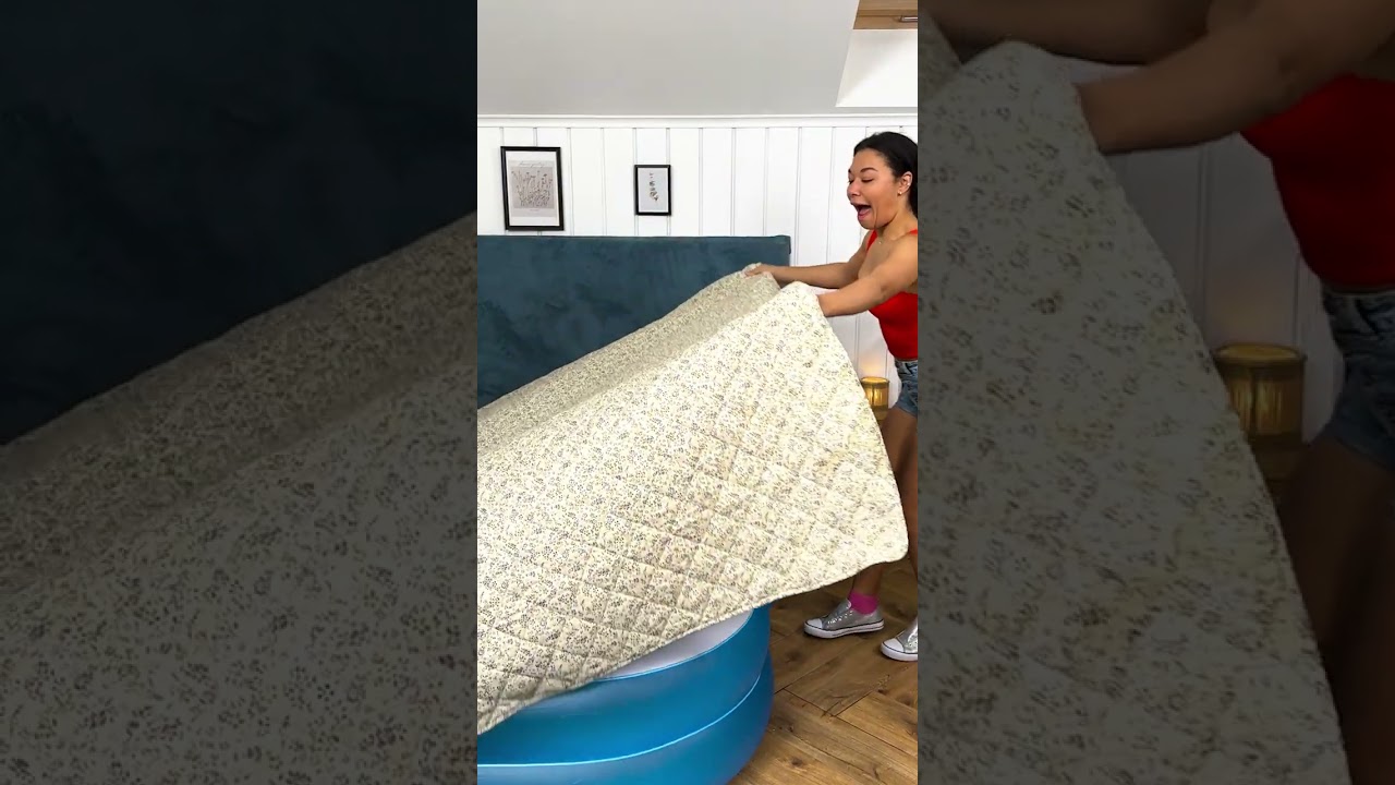 Dormindo com conforto 🛏️🏊‍♂️😂 A melhor pegadinha da piscina na cama! #brincadeira #piscina #cama