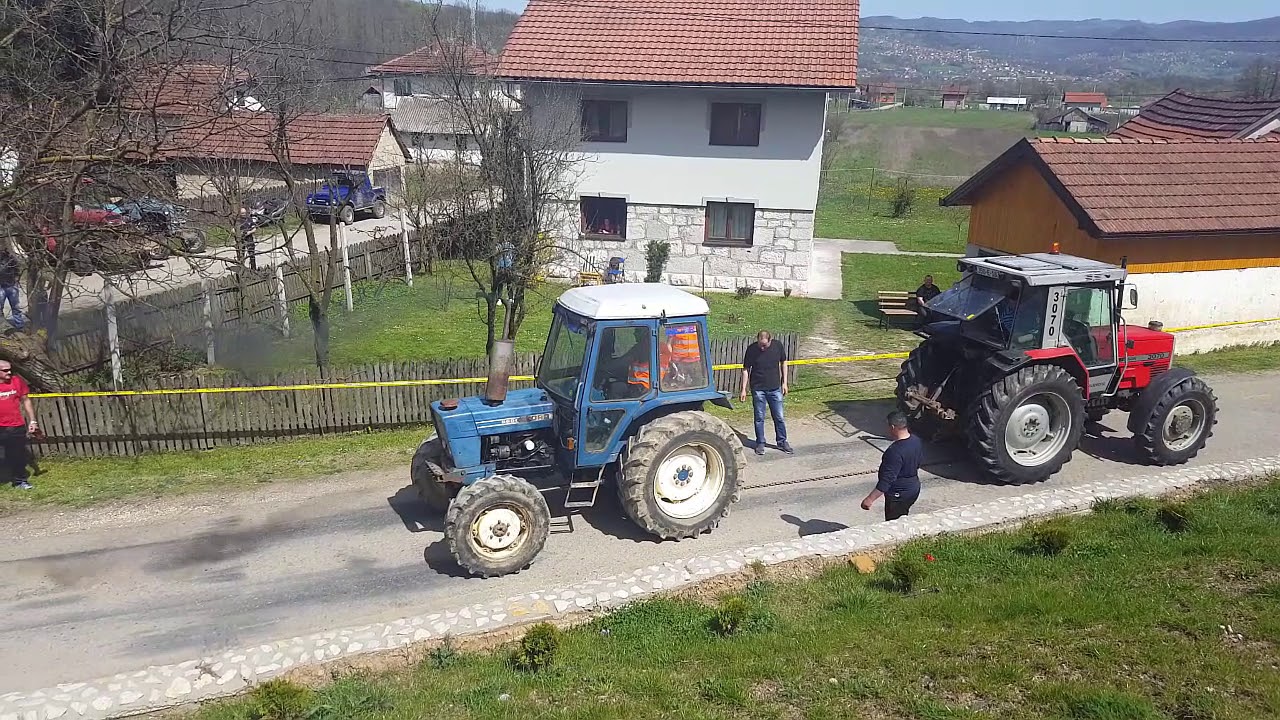 Dragging Machines Tractor in action Ford 6600 vs Massey Ferguson 3070 Traktorijada Tekućica