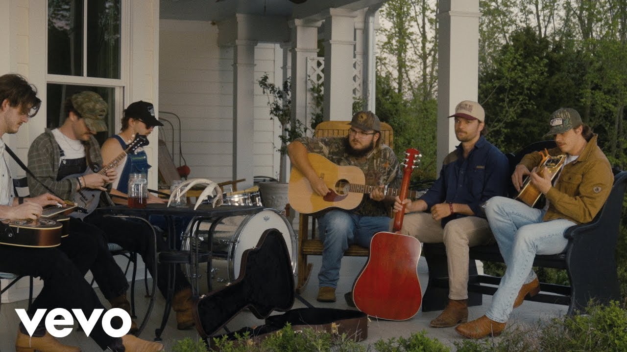 Dylan Marlowe, Conner Smith - Country in the Clouds (Official Music Video)
