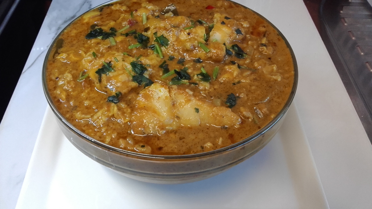 Easy Fish Curry In Coconut Milk / Fiji Style Indian Fish Curry