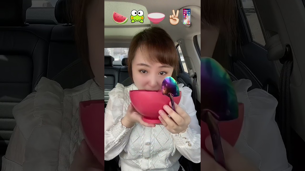 Eat emoticons,eat you bite by bite,the co-pilot eats snacks#food#shortvideo#Eatemoticons