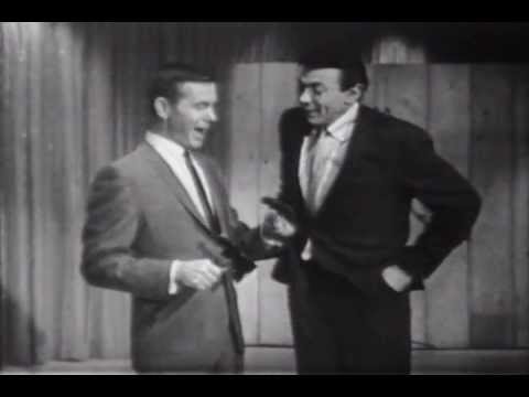 Ed Ames Teaches Johnny Carson How to Throw a Tomahawk | Carson Tonight Show