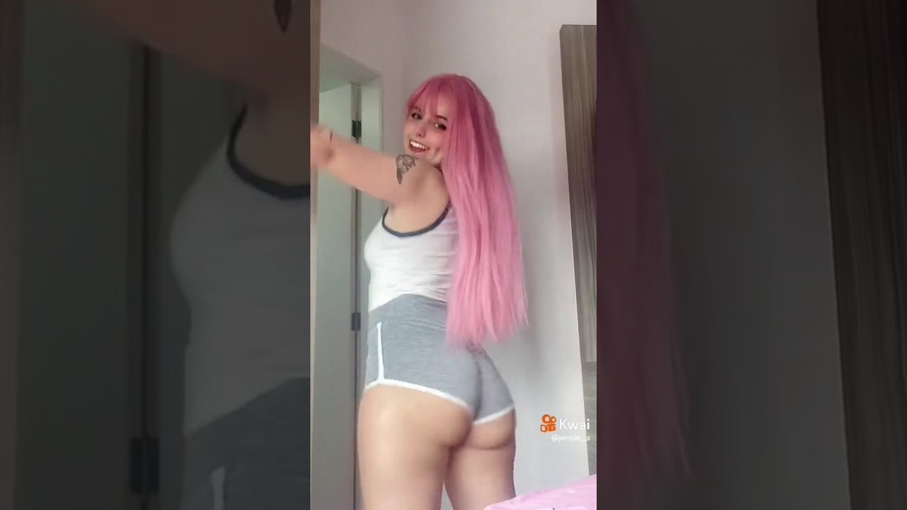 E-girl gostosa rebolando