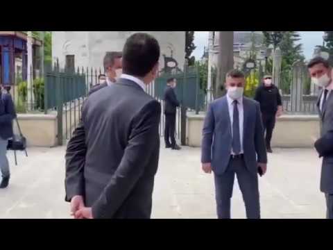 Ekrem İmamoğlu, Fatih Sultan Mehmet Han'ın türbesine tekme attı (7. saniye)