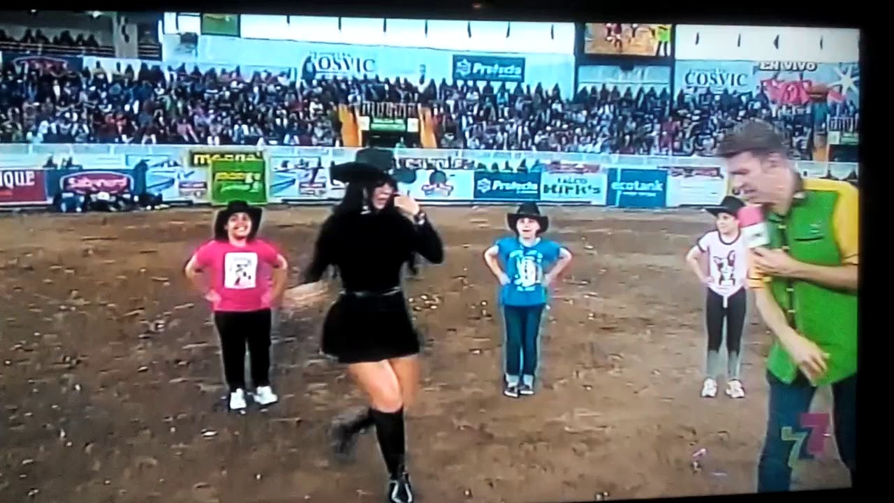 El Baile De La Pachanguera Con Marcela Negrini En Los TOR🐮S Teletica En Zapote 2019 En RPASTEN