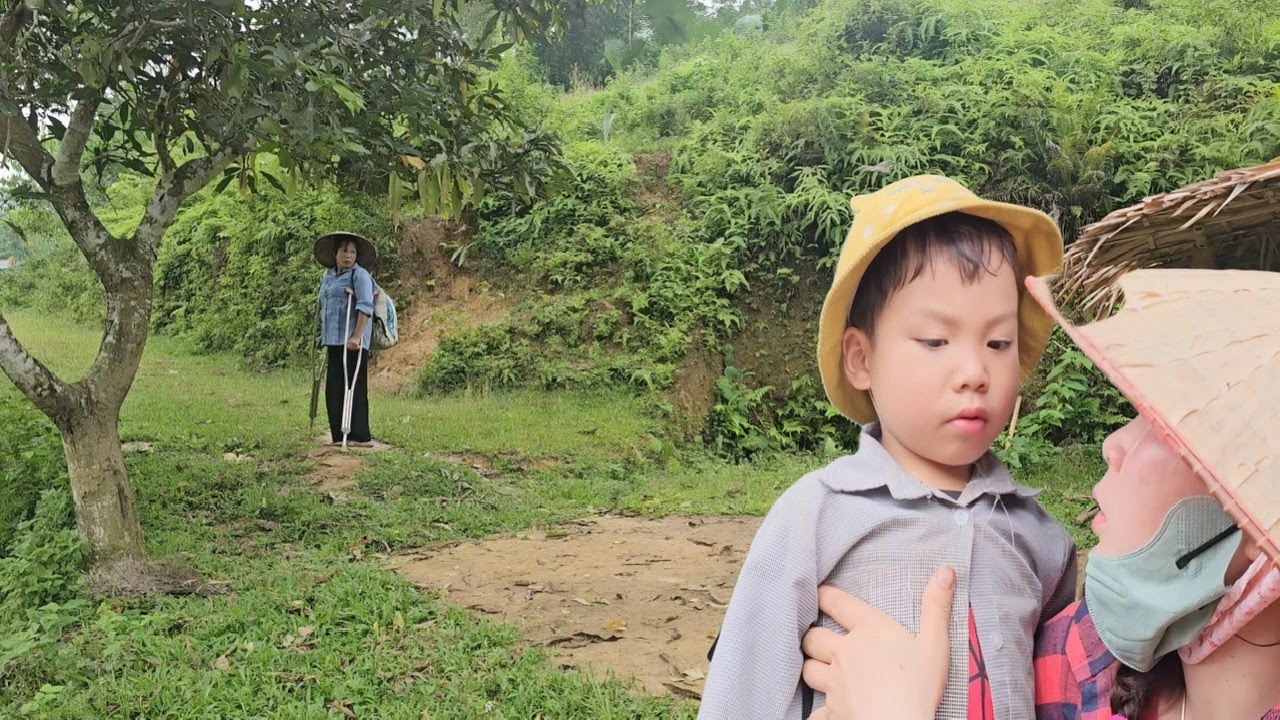 Elephant Boy's aunt decided to leave for fear of the creditors returning