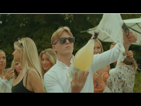 Elias Buch - Playboy (￼￼Officiel Musikvideo)