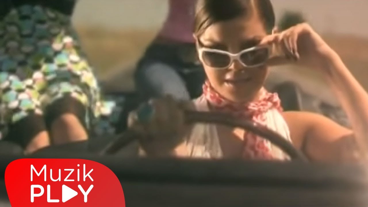 Elif Karlı - Erkek Kadın (Official Video)