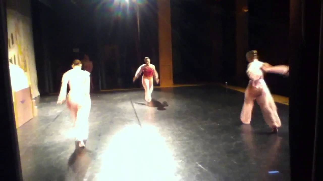 Ella Sam and Britt in Arabian Sat performance