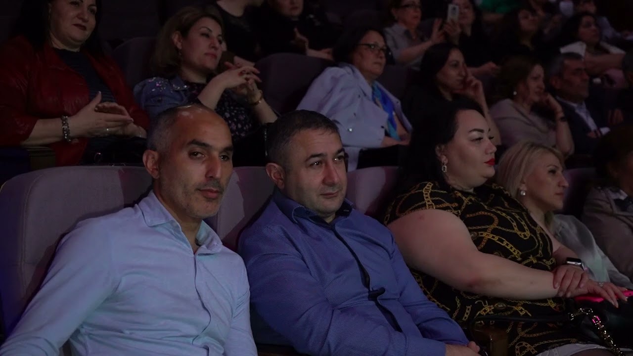 Elnare Abdullayeva-Yalan dunya (Neset Ertas) (Moskva konserti) Bedii rehber: Asif Kerimov