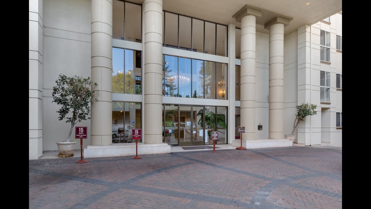Encino Luxury Condo / 4949 Genesta Ave #208, Encino / 2 & 2 / 1,763 sq. ft.