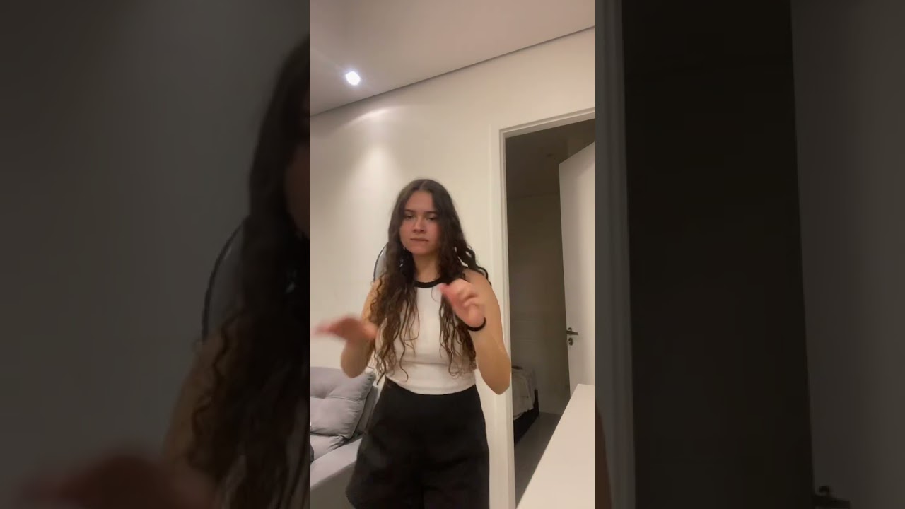 Encosta na parede, puxa seu cabelo, encaixe perfeito dancinha