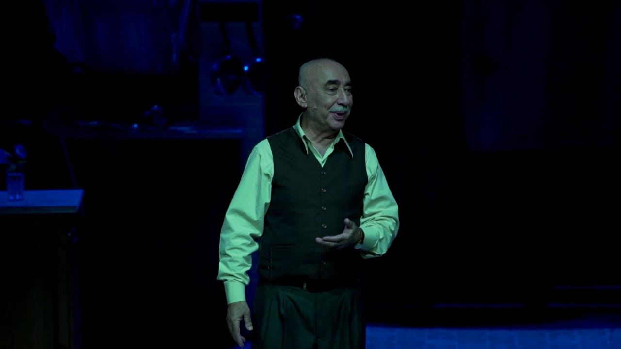 Şener Şen,  'Zengin Mutfağı' İle Tiyatro Sahnesinde