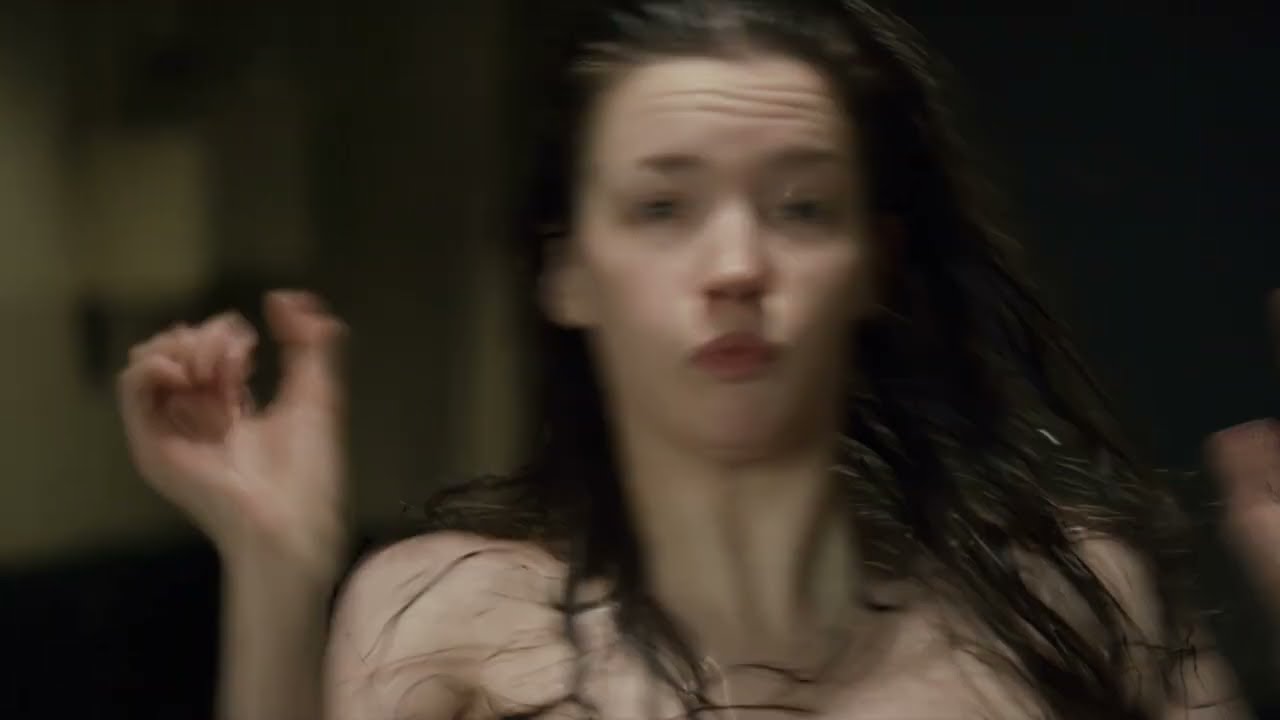 ENF: Girl Streaks After Her Clothes Get Stolen (4K HD)