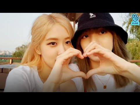 (ENG SUB) ROSÉ AND LISA VLIVE