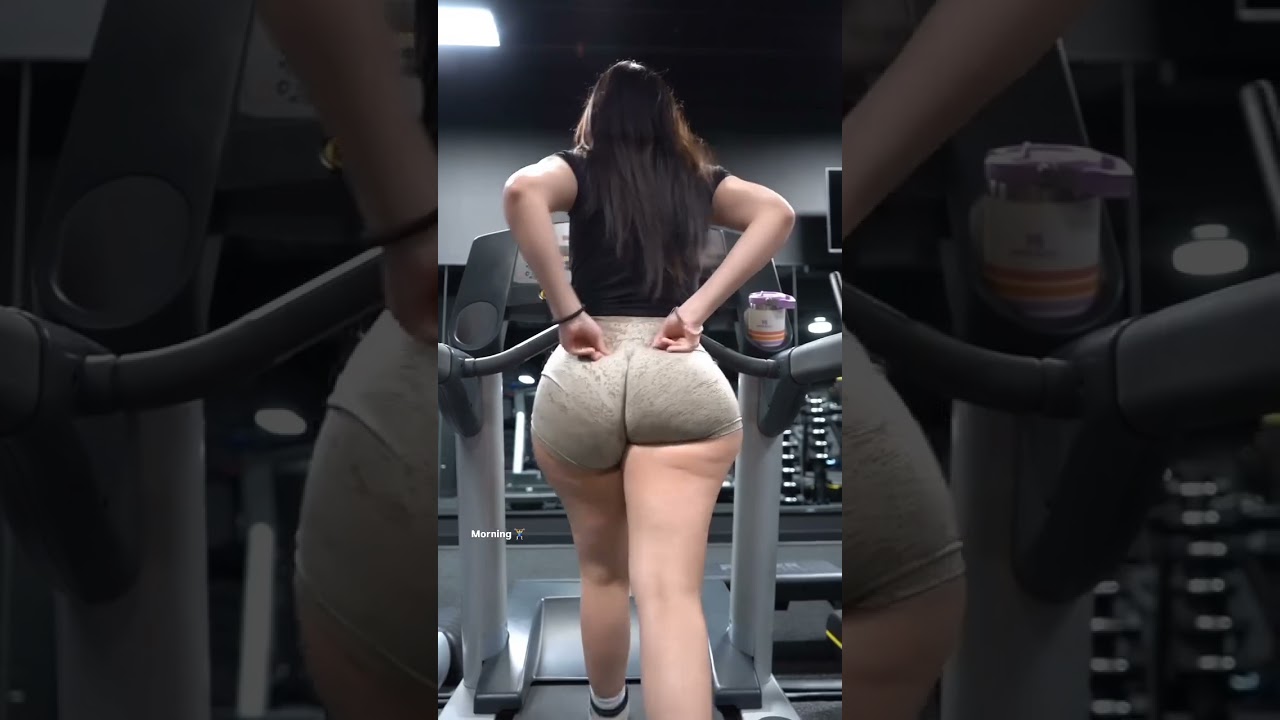 Enjoy waiting for your turn #curvy #pawg #cake #bum #booty #bigbank #thickfit #gym #trademill