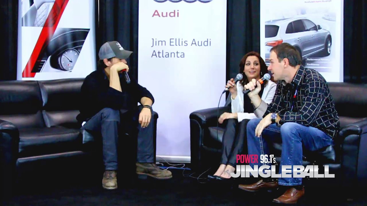 Enrique Iglesias In Backstage at Power 96.1's Jingle Ball - Atlanta's New Hit Music Station 2012