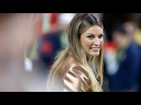 Erin Andrews’ Wardrobe Oops! Charissa Thompson Can’t Stop Laughing at FOX Event