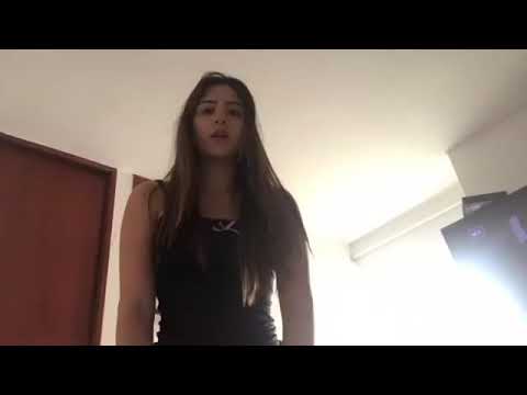 espiando a mi prima en su cuarto
