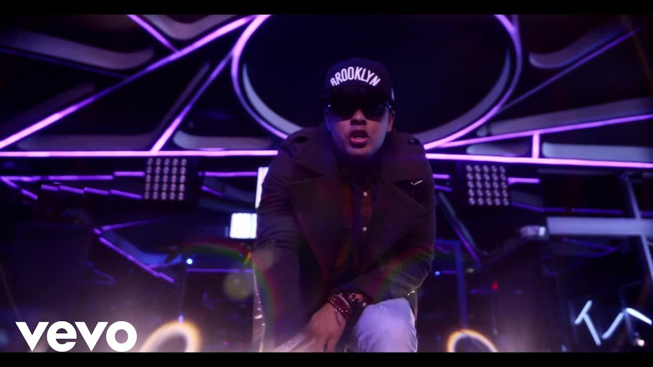 Estephy - Una Mirada Mas (Video Oficial) ft. Maffio