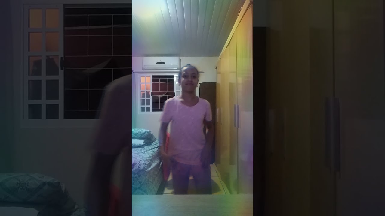 eu dançando músicas do Tik Tok pra vcs